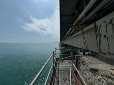 Porto Alti Fondali di Manfredonia: passerella di lavoro lungo la trave del pontile